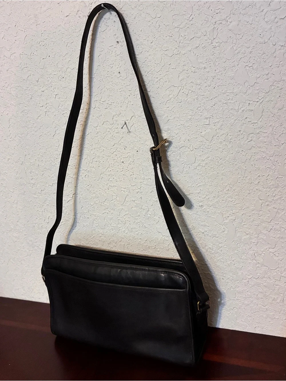 Vintage Coach 80’s-90’s Black Leather Messenger Crossbody Bag